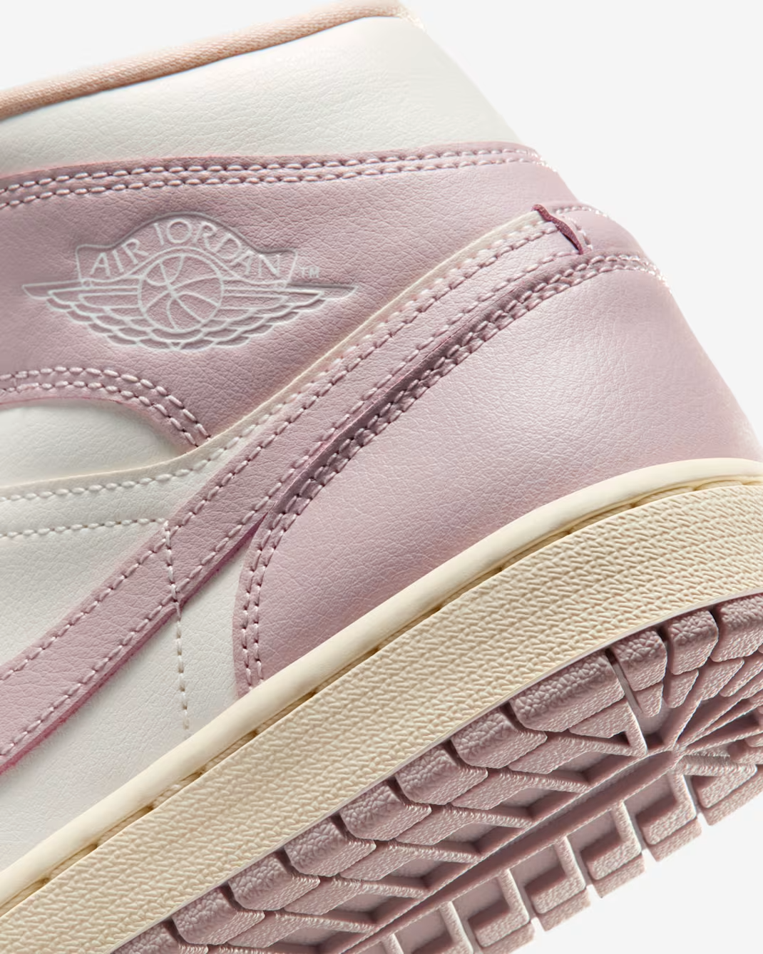 BQ6472-122 Nike Air Jordan 1 Mid (Women's)