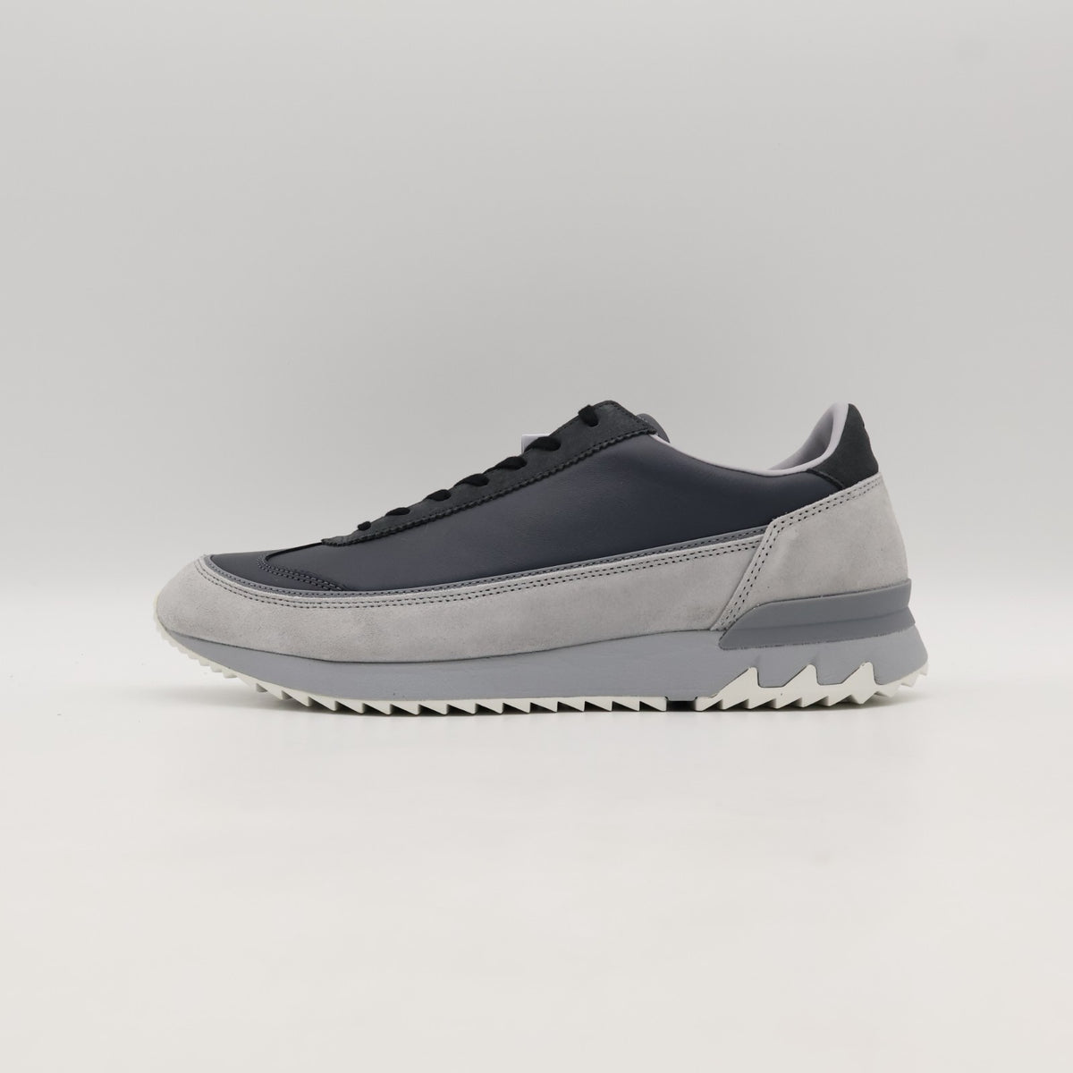 1183C385-021  Onitsuka Tiger Hsinti Carrier Grey (Men's)