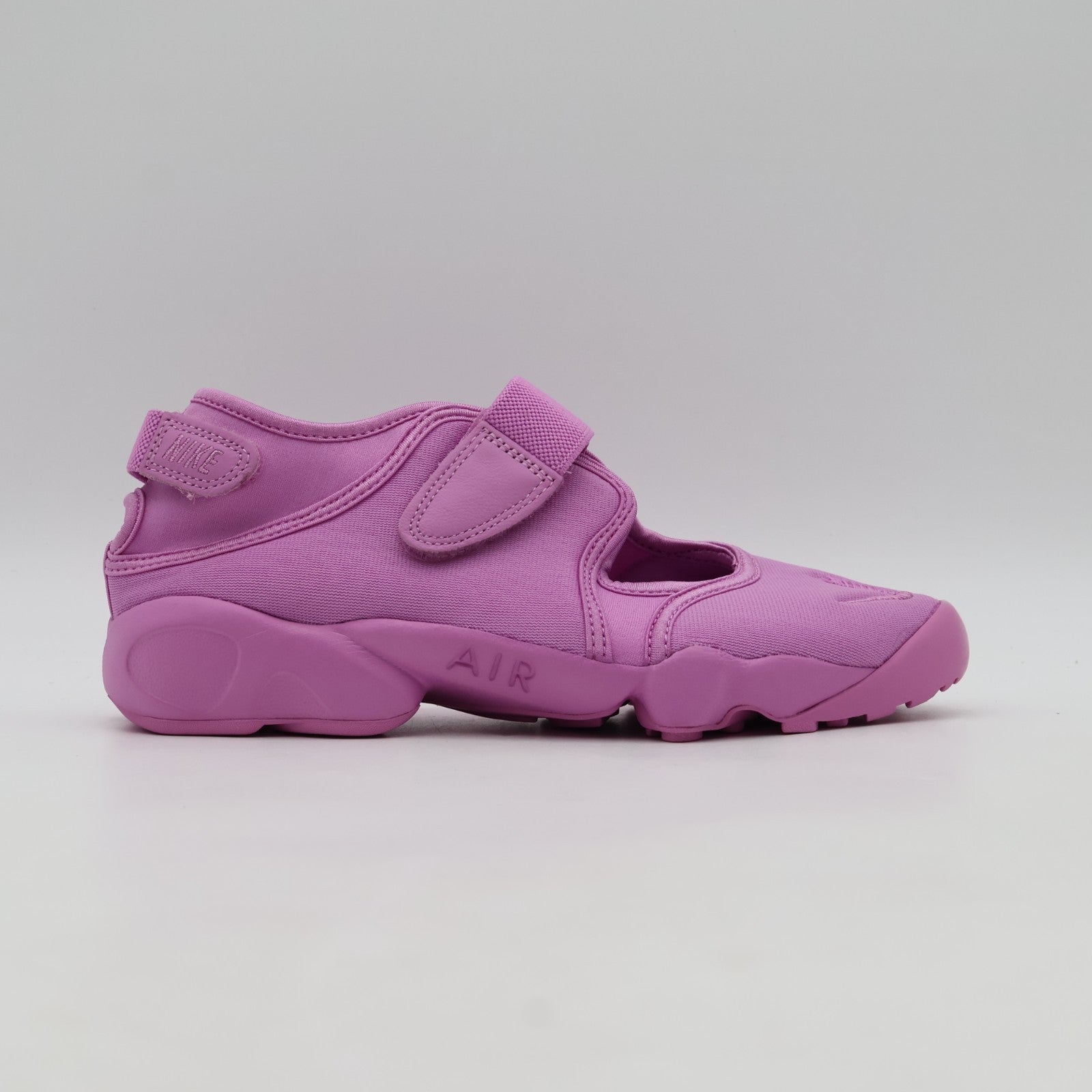 IV6058-500 Nike Air Rift "Light Magenta" (Women's)