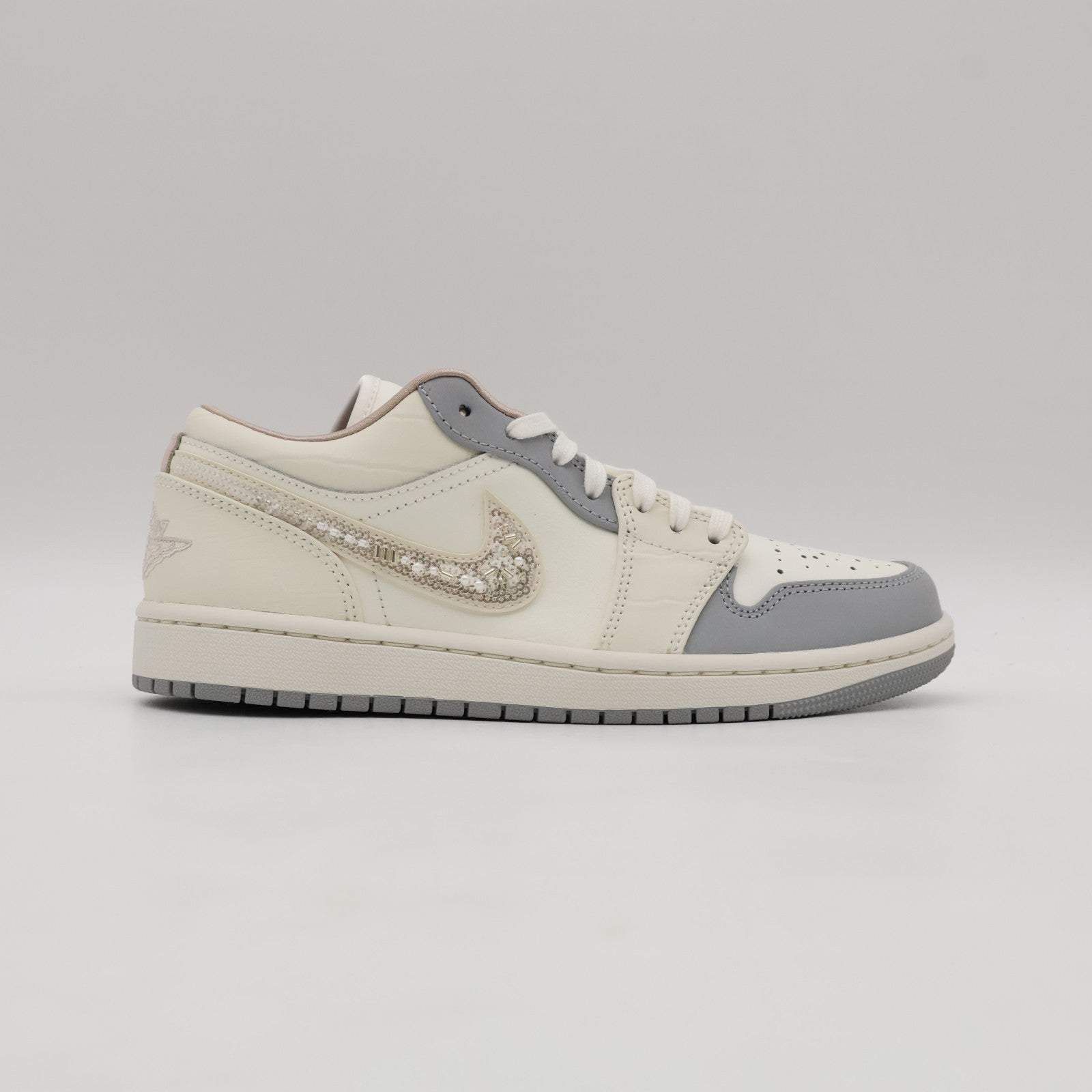 IH7323-100 Nike  Air Jordan 1 Low Turquoise Gemstones (Women's)