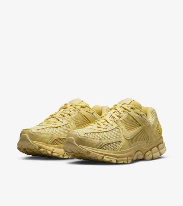 FQ7079-700 Nike Zoom Vomero 5 Saturn Gold and Lemon Wash (Women's)
