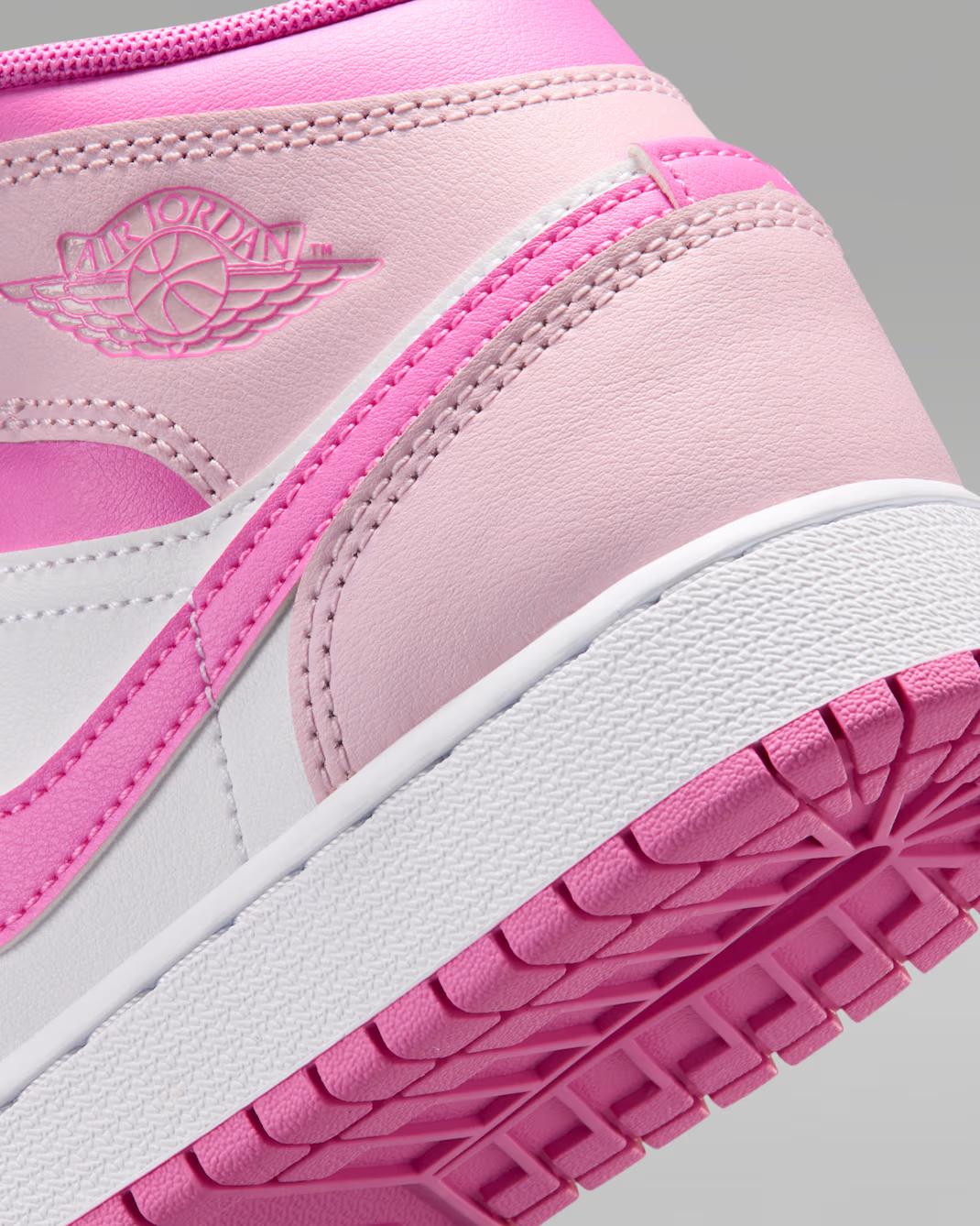 DQ8423-601 Nike GS Air Jordan 1 Mid "Pink Foam/China Rose"