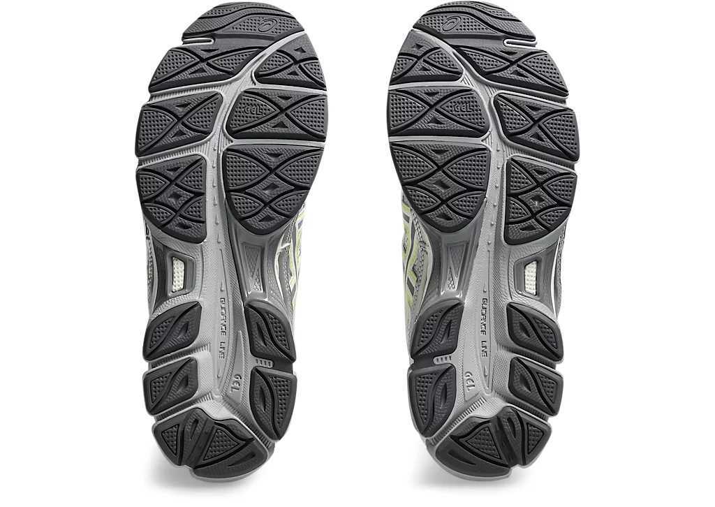 1202A498-100 emmi Asics Gel-NYC White Huddle Yellow (Women's)