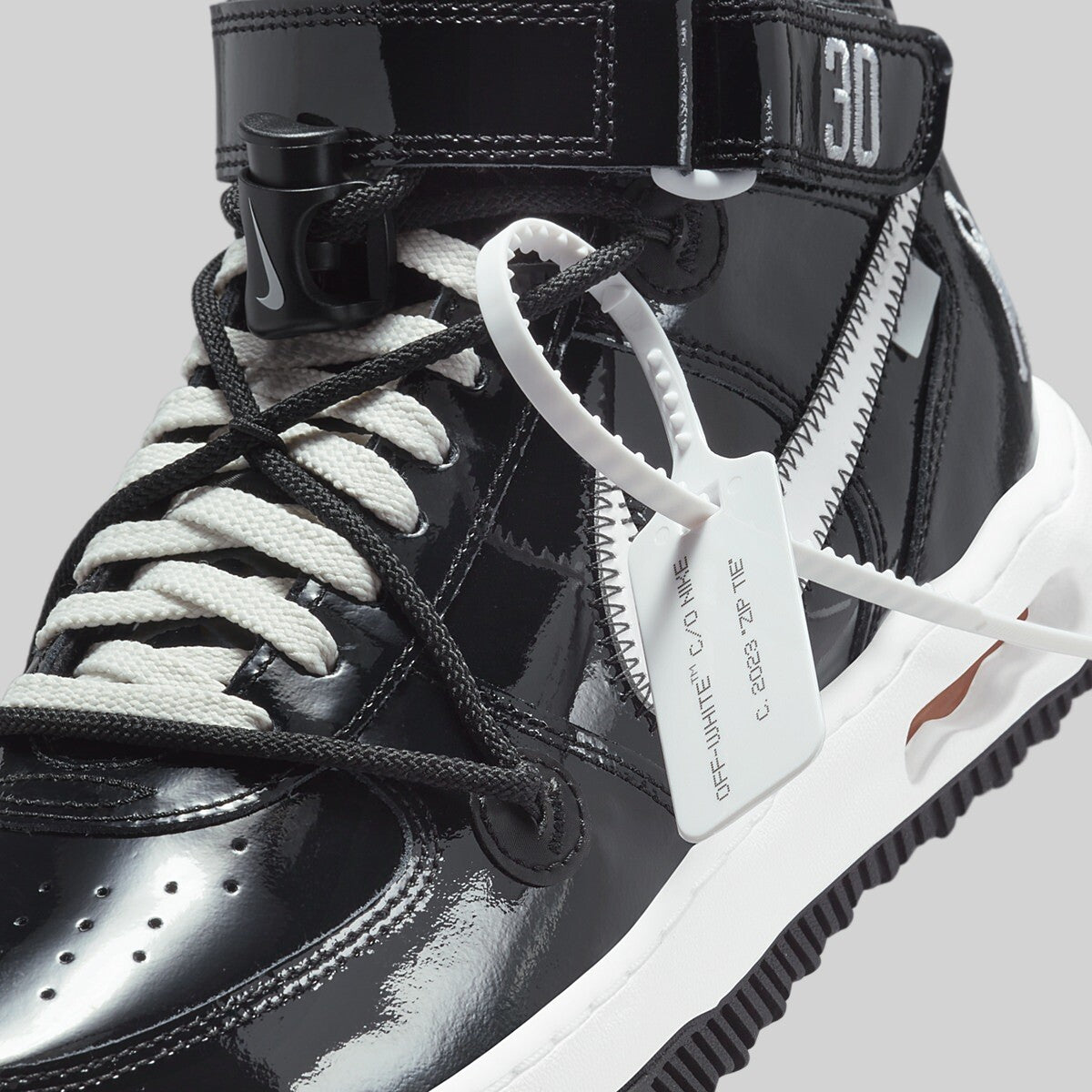 DR0500-001 Off-White Ã Nike Air Force 1 Mid  Sheed  (Men's)
