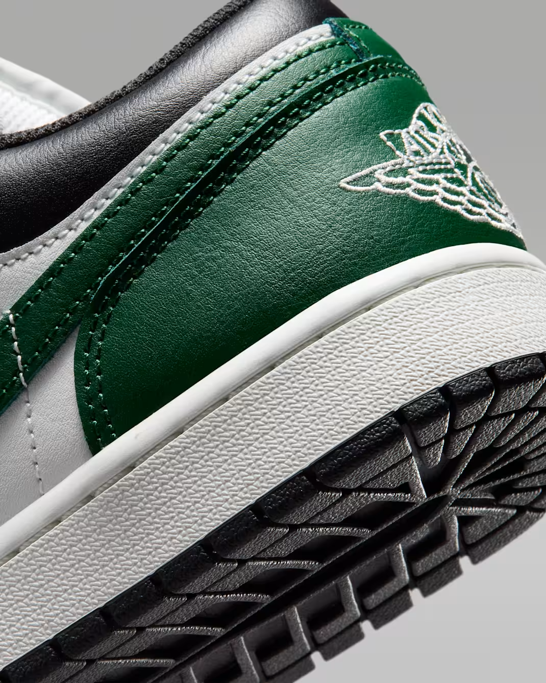 553558-047 Nike Air Jordan 1 Low "Black/Gorge Green" (Men's)