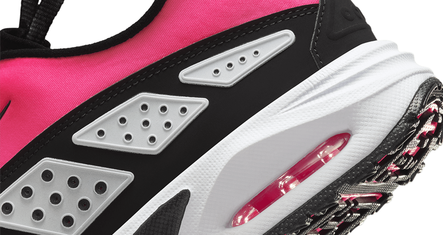 FZ2068-600 Nike Women's Air Max SNDR Hyper Pink and Black (Women's)