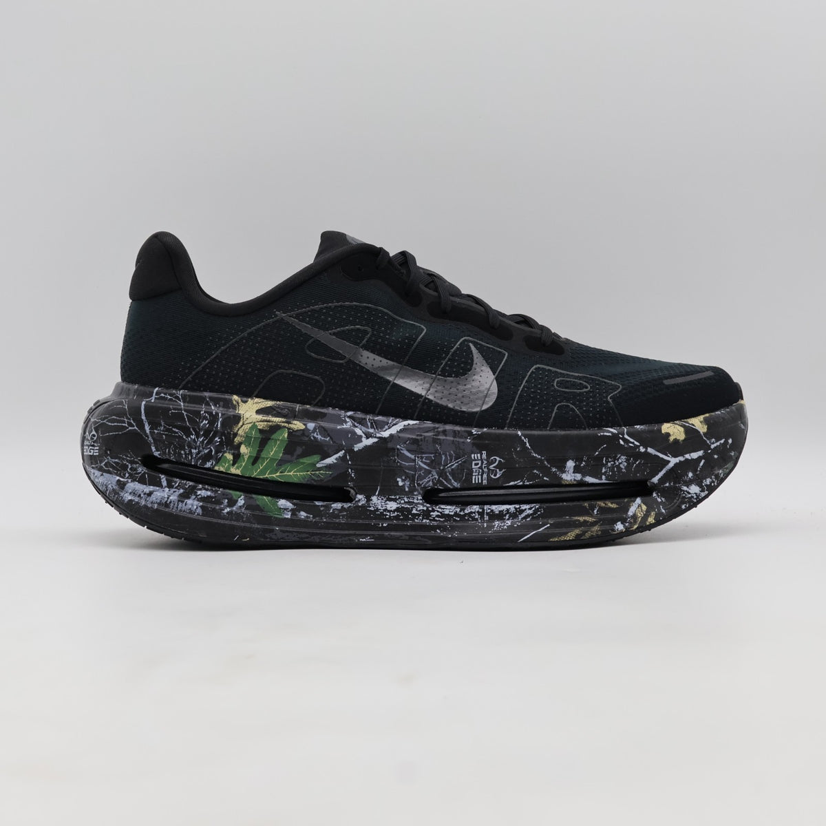 IO7325-001 Nike Vomero Premium Realtree (Men's)