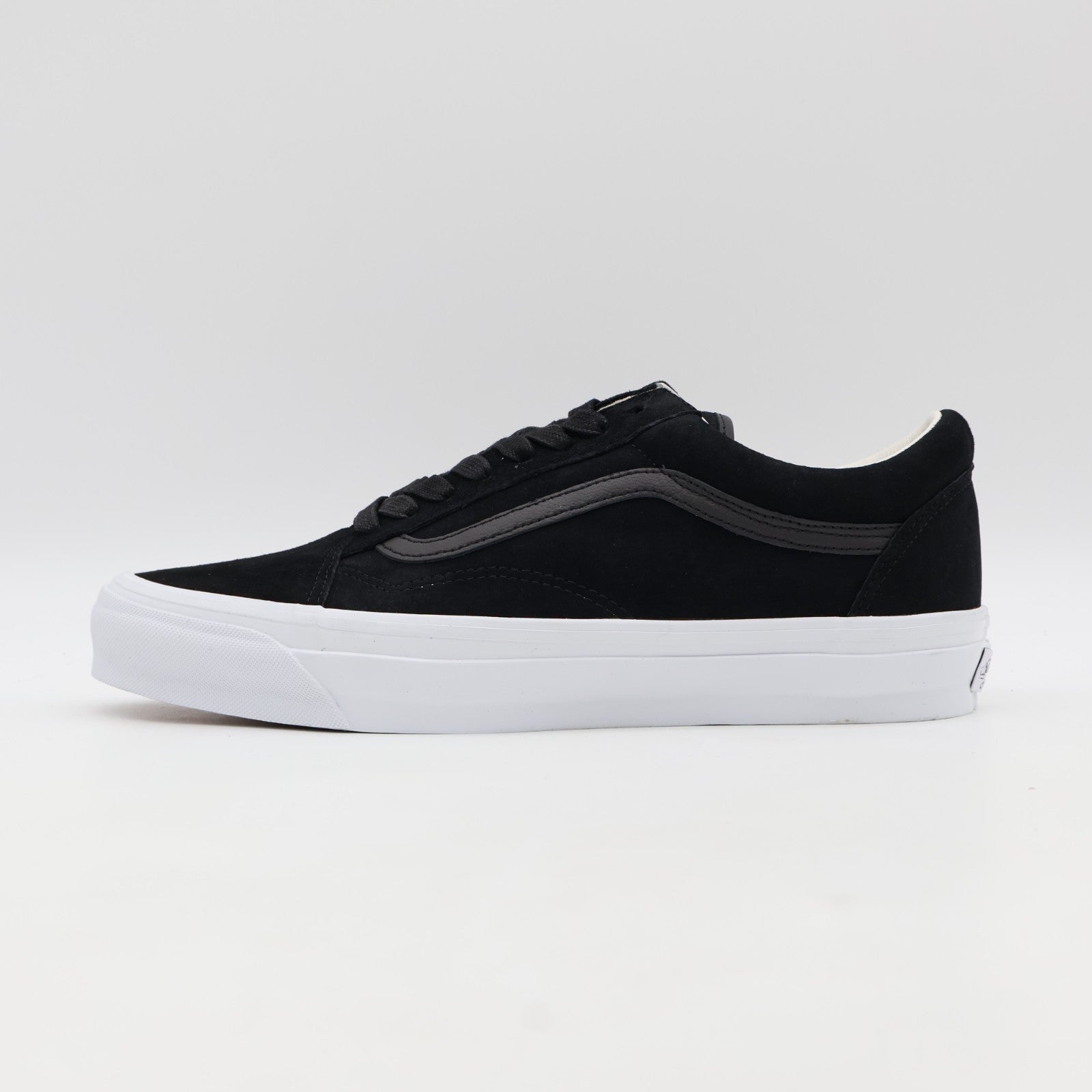 VN000D9JCJJ Vans PREMIUM OLD SKOOL PIG SUEDE BLACK (Men's)