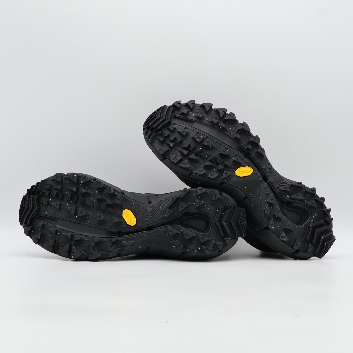 100254702 Reebok Zig Kinetica 2.5 Edge Black Grey (Men's)