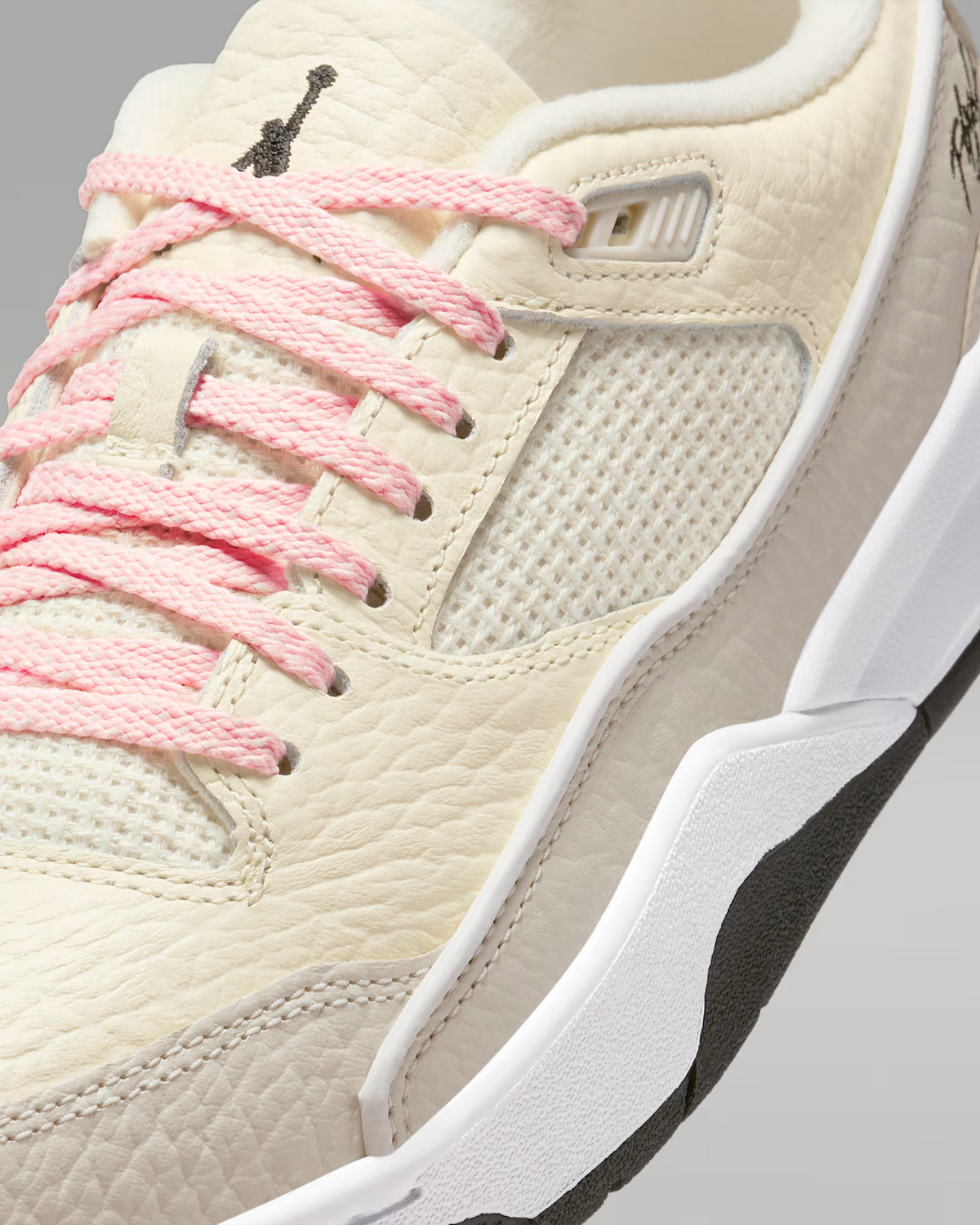 IH4105-113  Nike Jordan Flight Court  Shoes Coconut Milk  (Womenâs)
