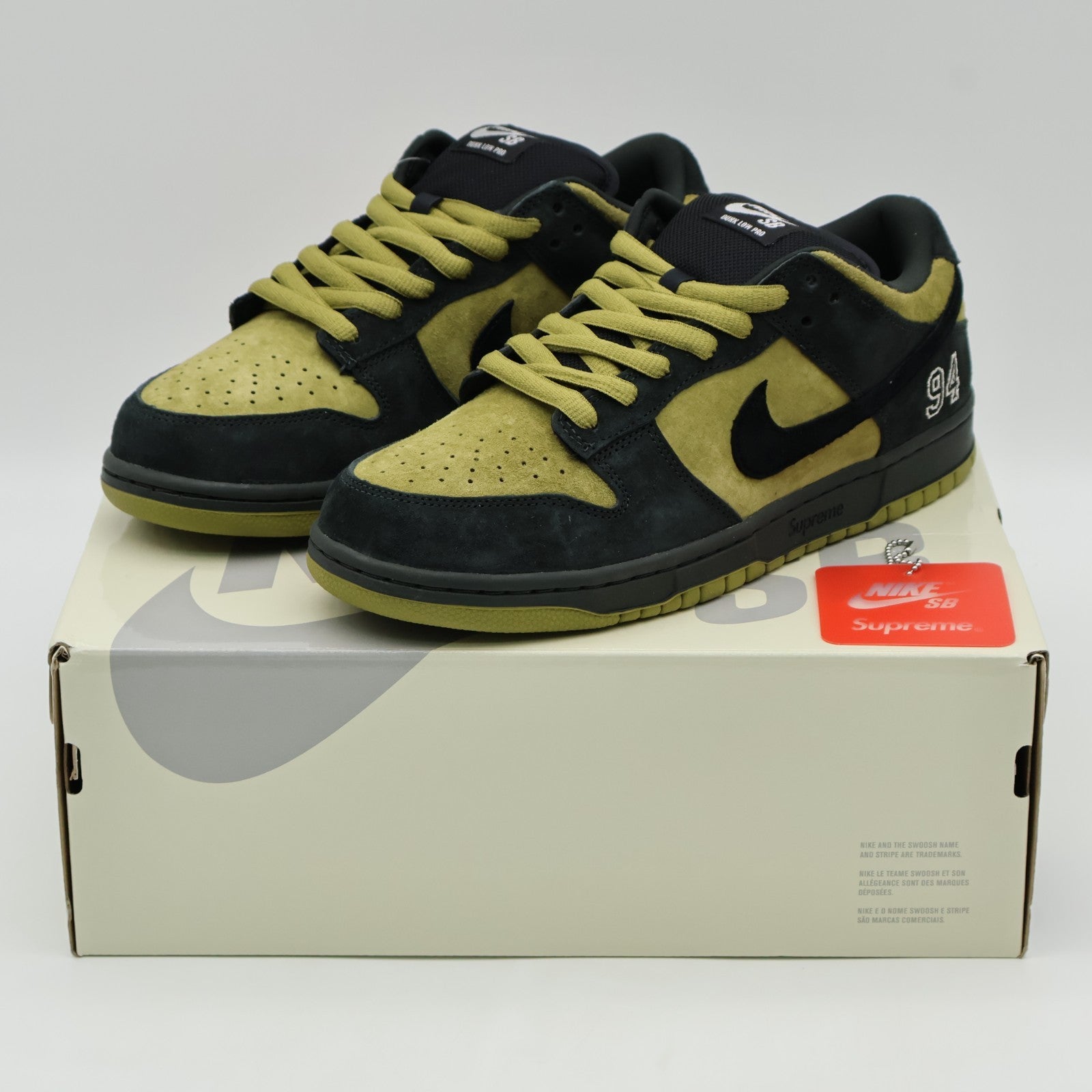 HQ8487-300 Supreme Nike SB Dunk Low Camper Green (Asia Exclusive) (Men's)