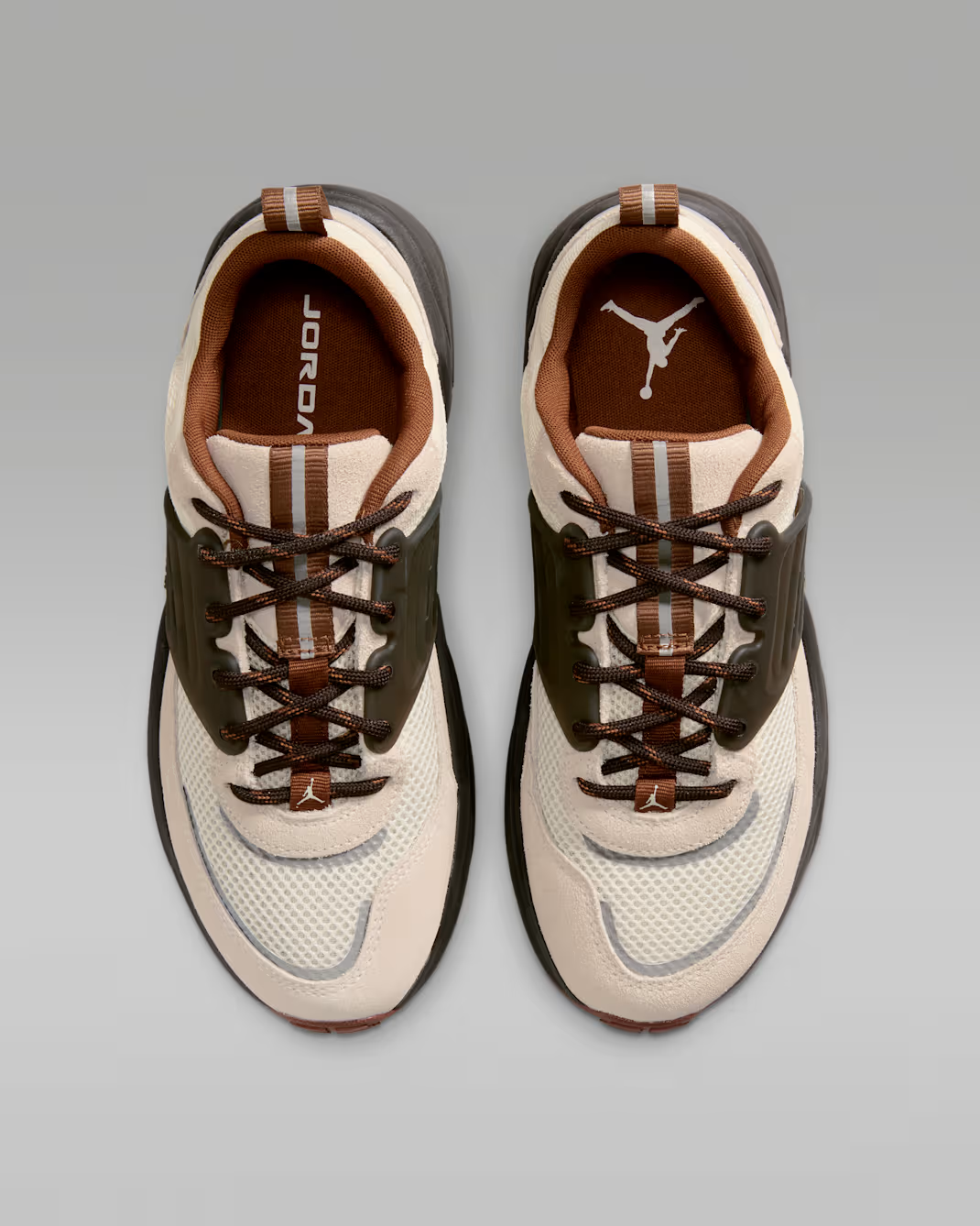 IR1839-003 Nike Jordan Trunner O/S (Women's)