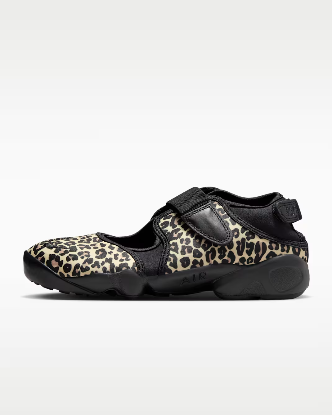 IR5696-010 Nike Women's Air Rift Leopard (Women's)