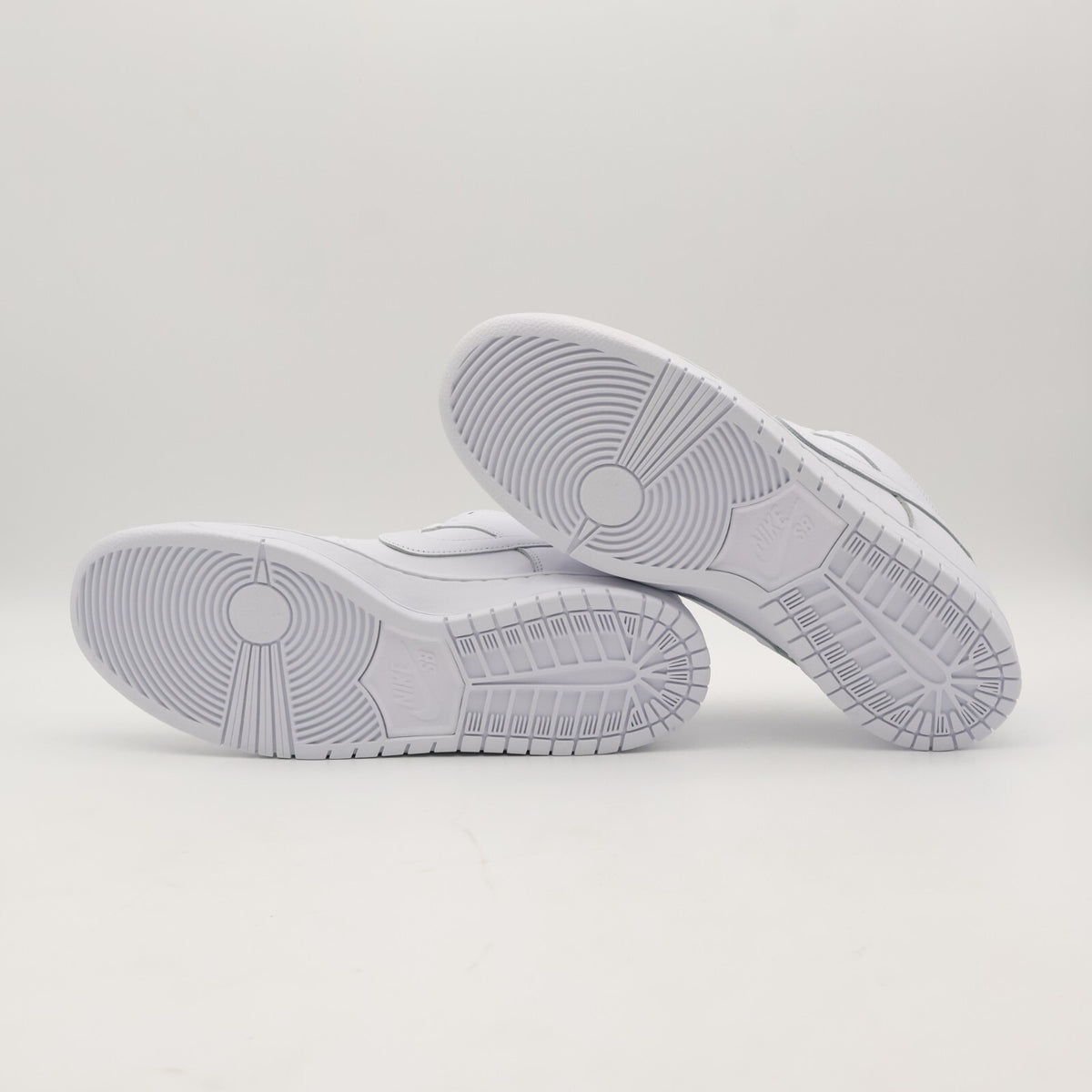 FJ1674-100 Nike SB Dunk Low Pro ISO Triple White (Men's)