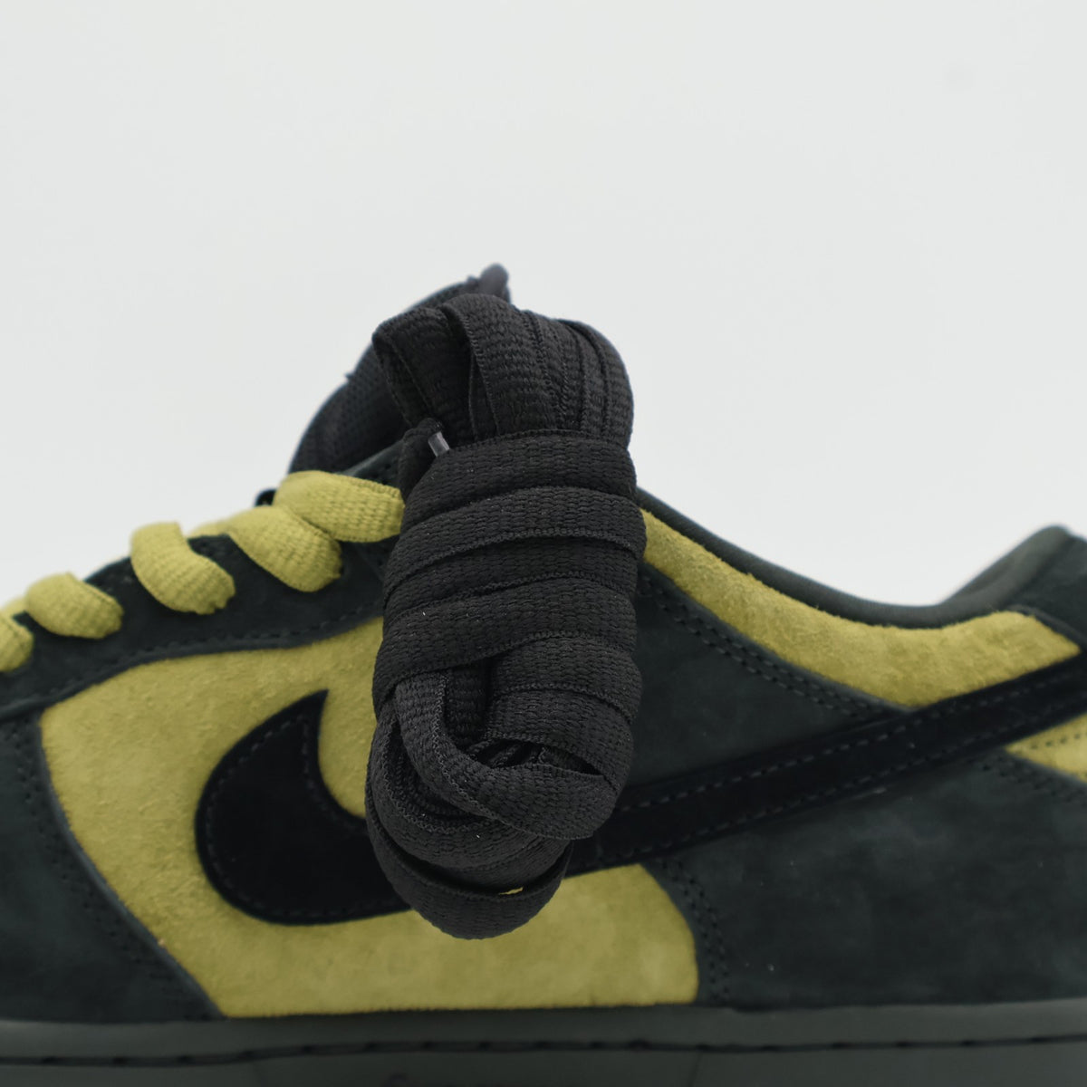 HQ8487-300 Supreme Nike SB Dunk Low Camper Green (Asia Exclusive) (Men's)