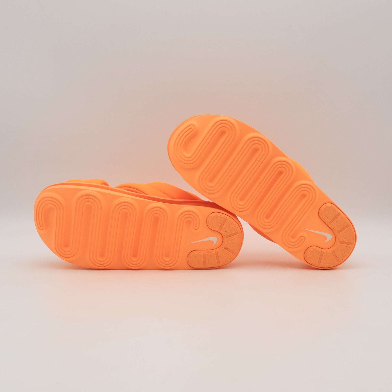 FJ5929-800 Nike WMNS Air Max Isla Sandal Peach Cream Pale Ivory (Women's)