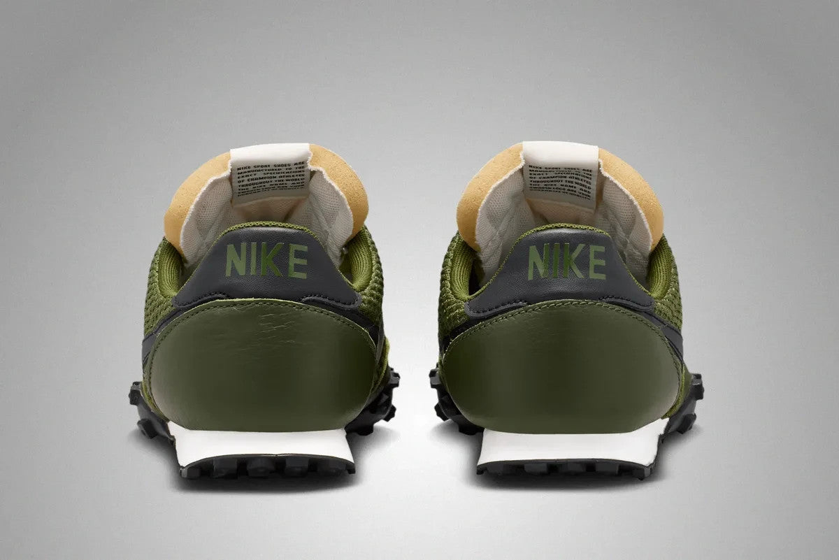 IM8673-301 Nike Waffle Racer SE "Legion Green/Sail" (Men's)