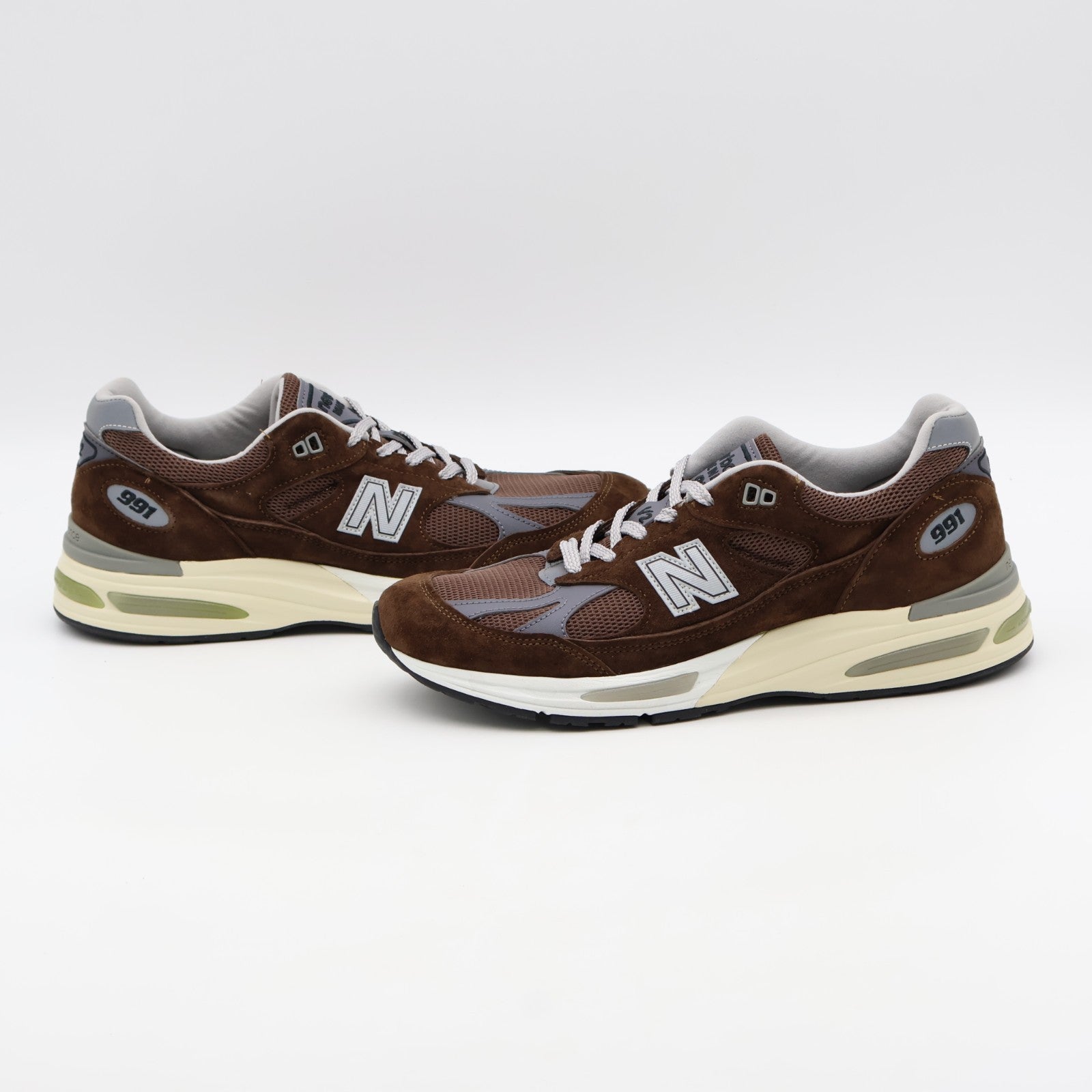 U991BR2 New Balance 991V2 Pinecone (Men's)