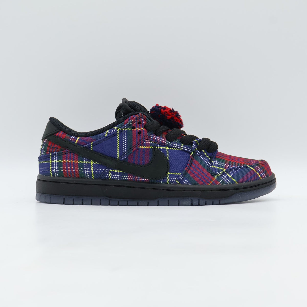 II1493-600 Nardwuar Nike SB Dunk Low Pro QS Tartan (Men's)