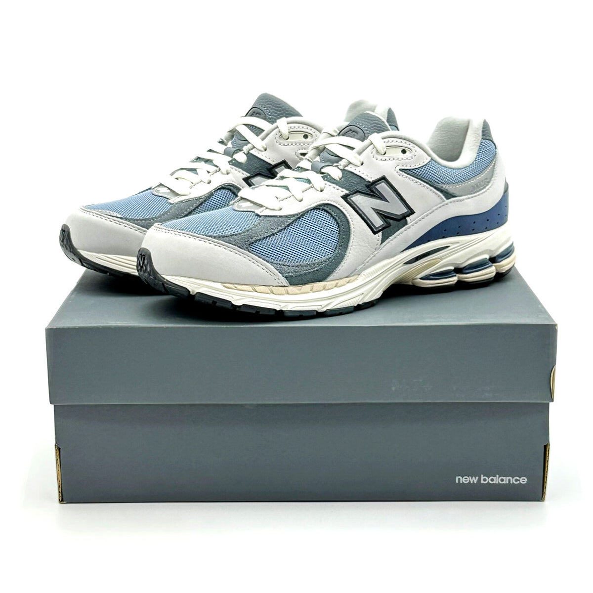 M2002RAN atmos Ã New Balance 2002R Cybernetics Blue