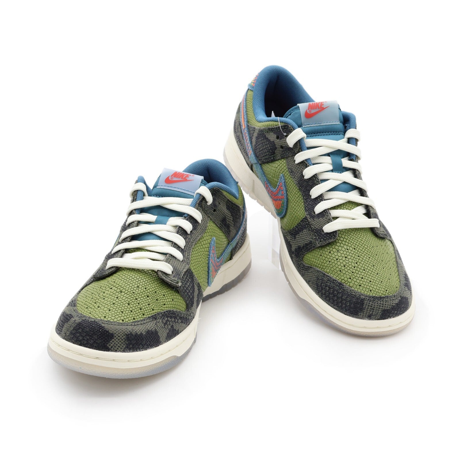 DO2160-335 Nike Dunk Low Siempre Familia Carbon Green Rift Blue Sail (Men's)