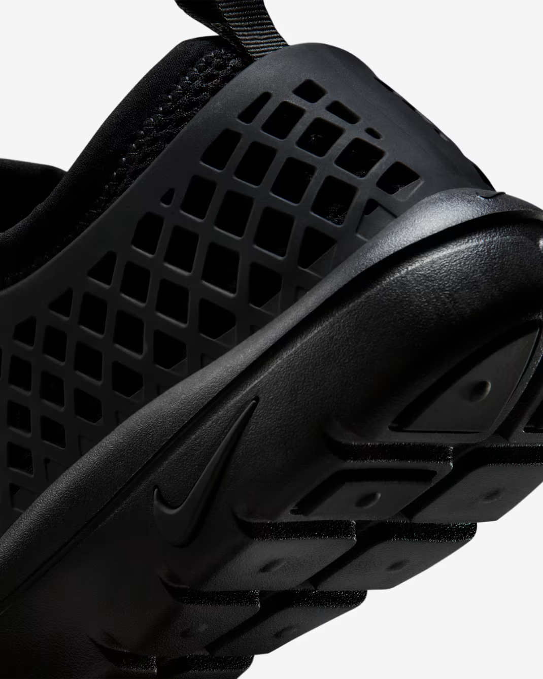 IF5958-002 Nike Air Rejuven8 Black (Women's)
