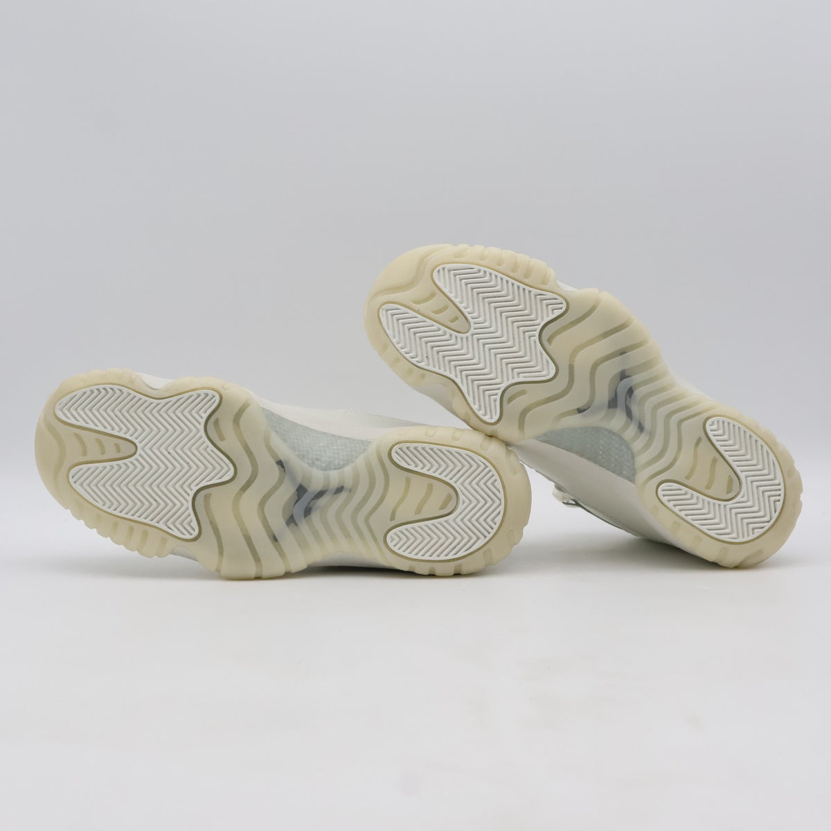 AR0715-110 Nike Air Jordan 11 Grand Finale Pearl (Women's)