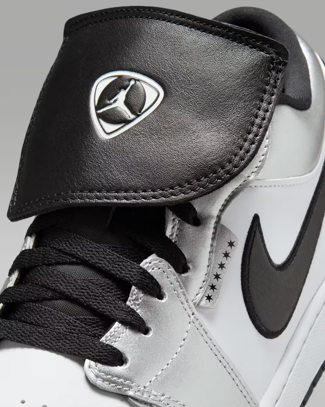 IR2278-100 Nike Air Jordan 1 Low Se White Black Metallic Silver (Men's)
