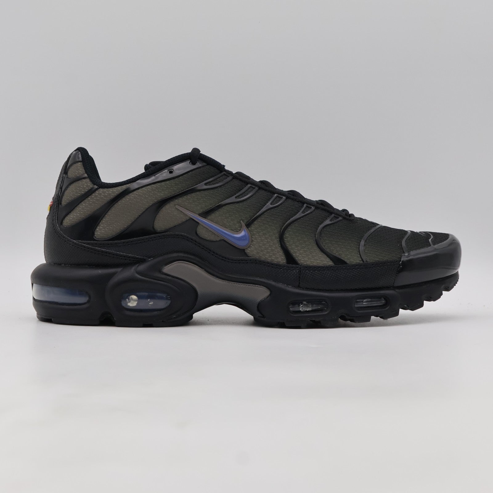 DM0032-018 Nike Air Max Plus Black Dark Smoke Grey (Men's)