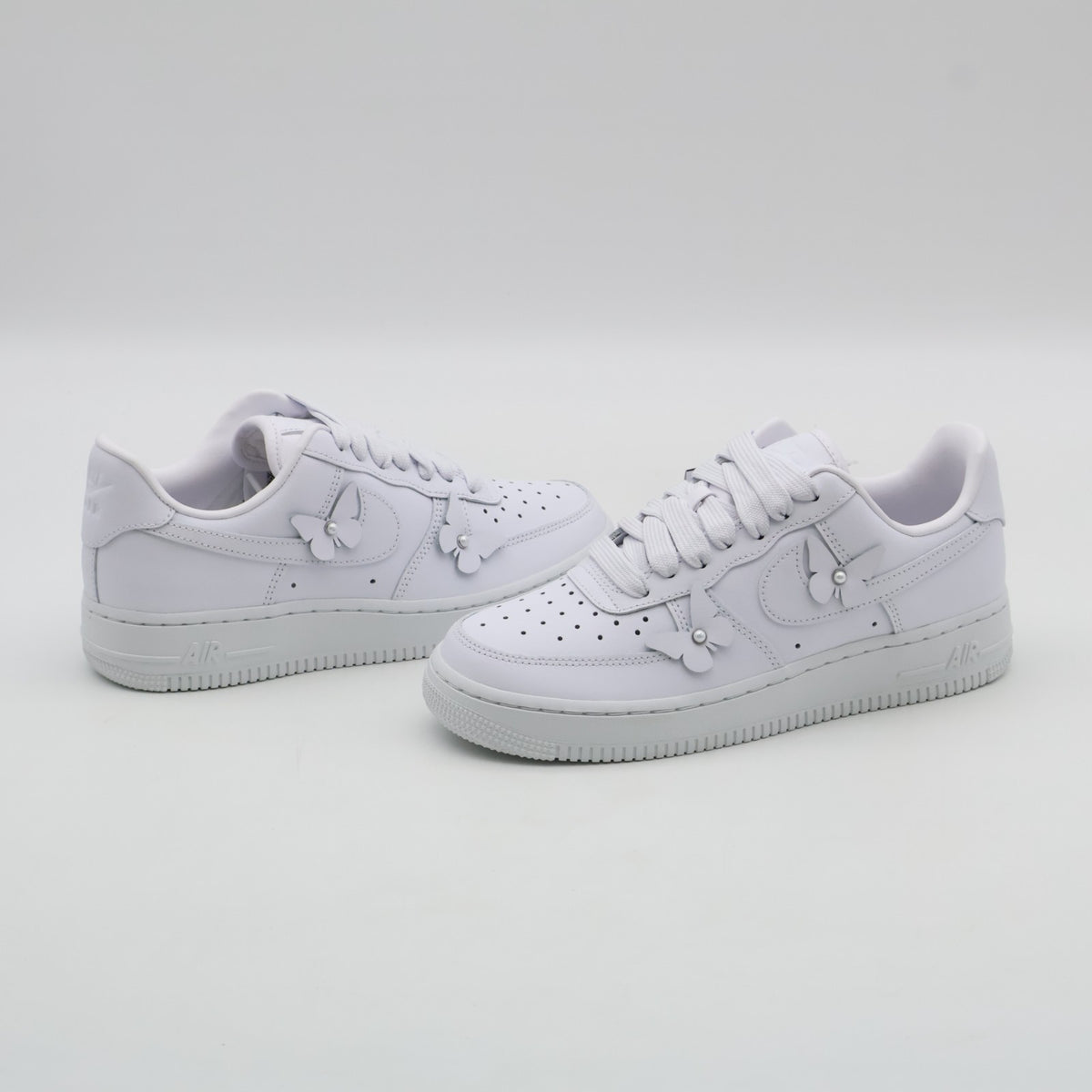 IH4480-100 Nike Women's Air Force 1 Low Butterfly (Women's)