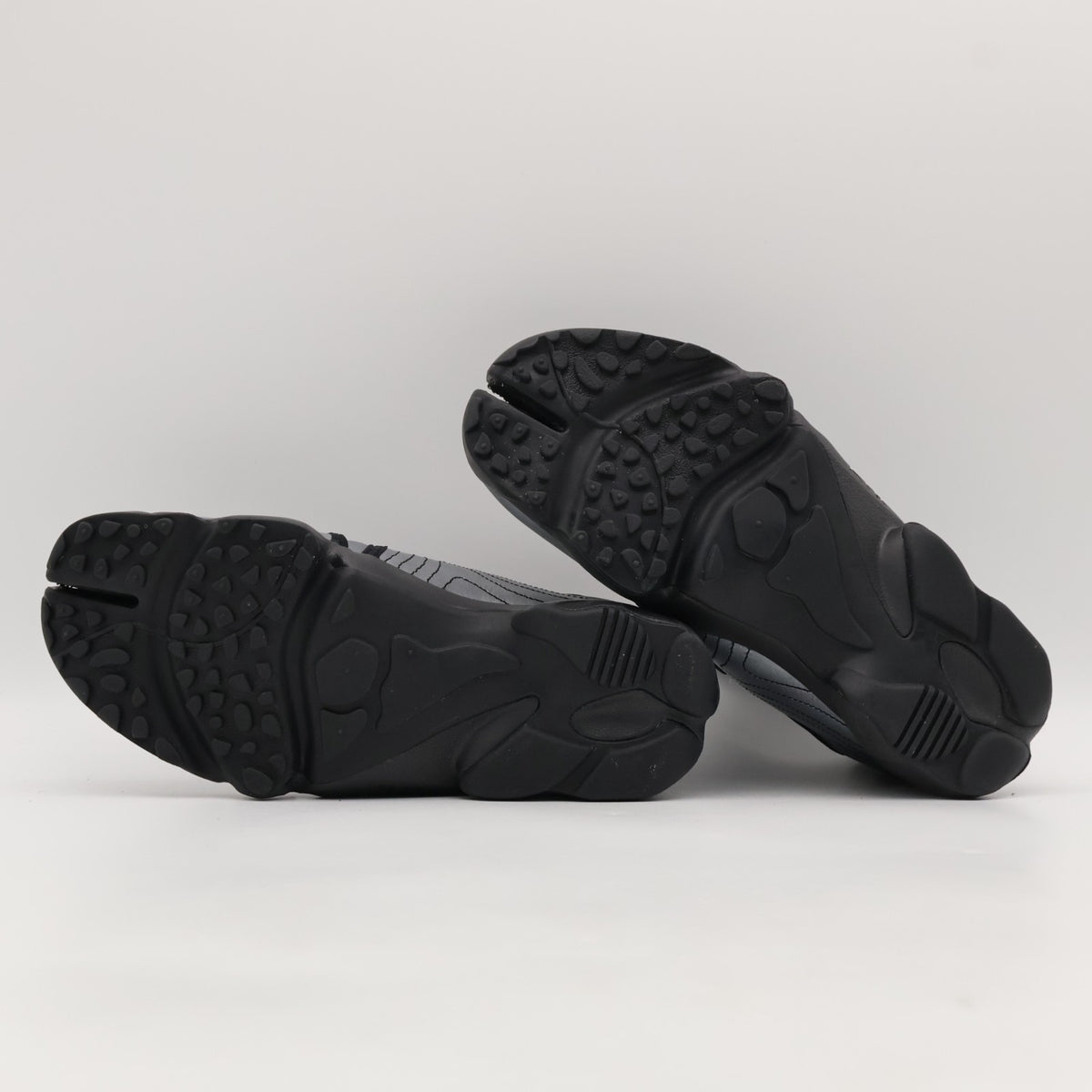 IH3656-095 Nike Women's Air Rift Metallic Silver Black (Women's)