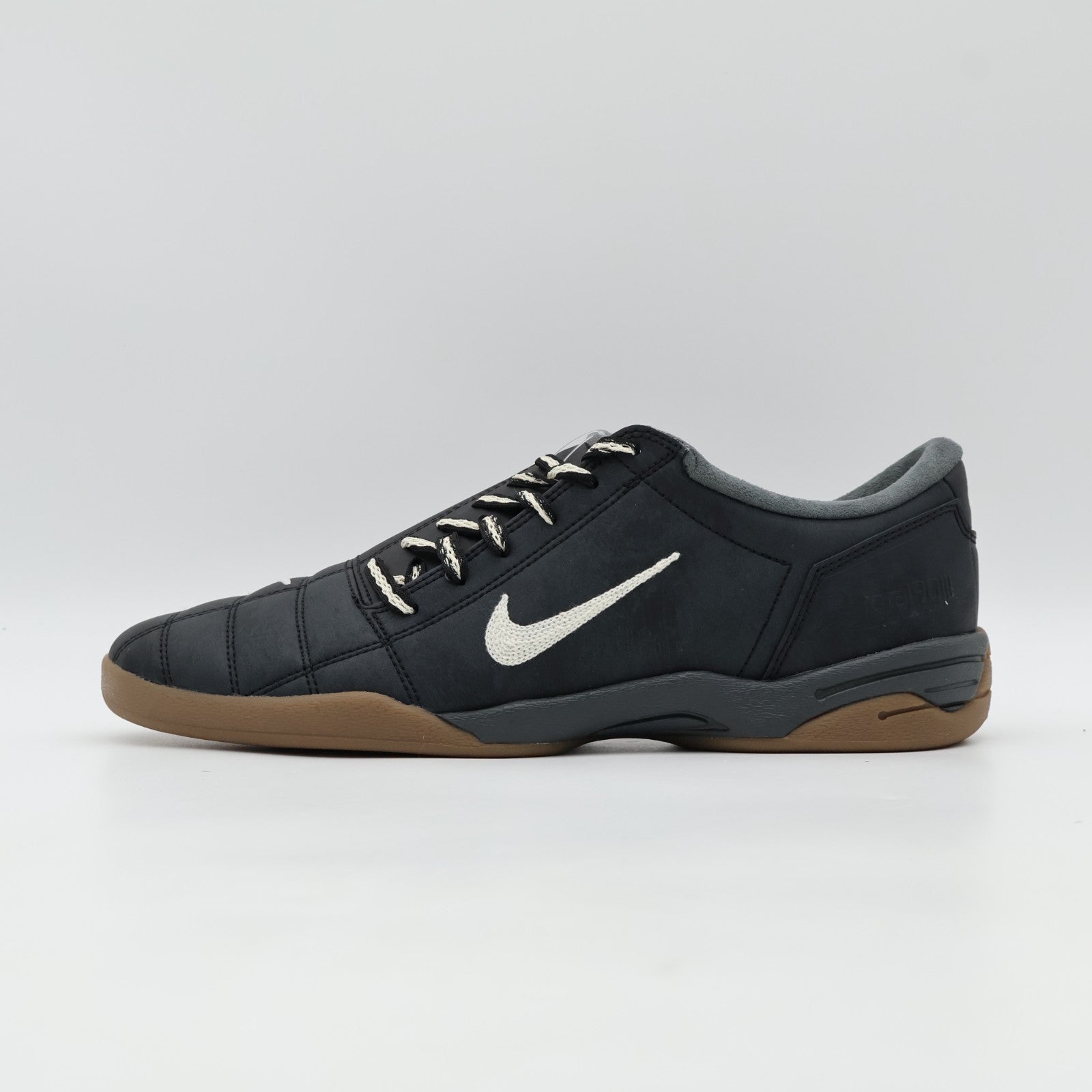 IH2314-002 Nike Total 90 III SP Black Gum (Women's)