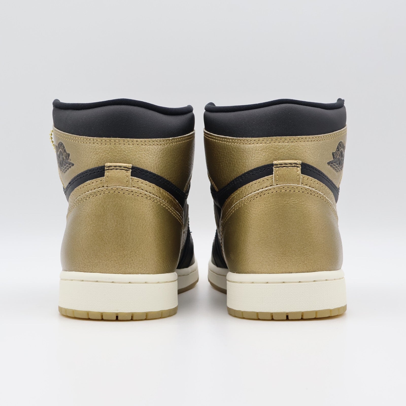 DZ5485-071 Nike Air Jordan 1 Retro High OG Black and Gold (Men's)