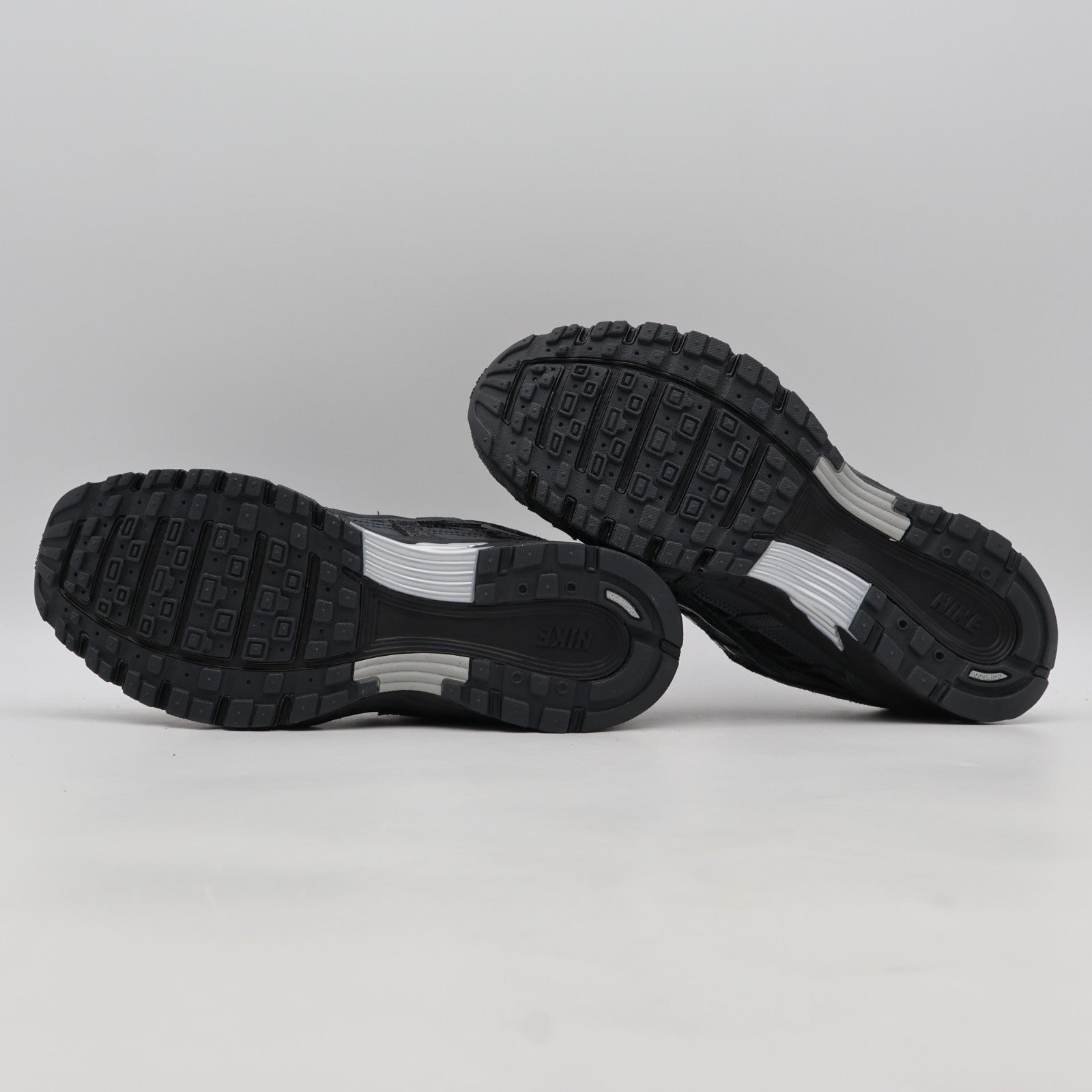HF0015-002 Nike P-6000 SE Anthracite Chrome Metallic Silver Black (Men's)