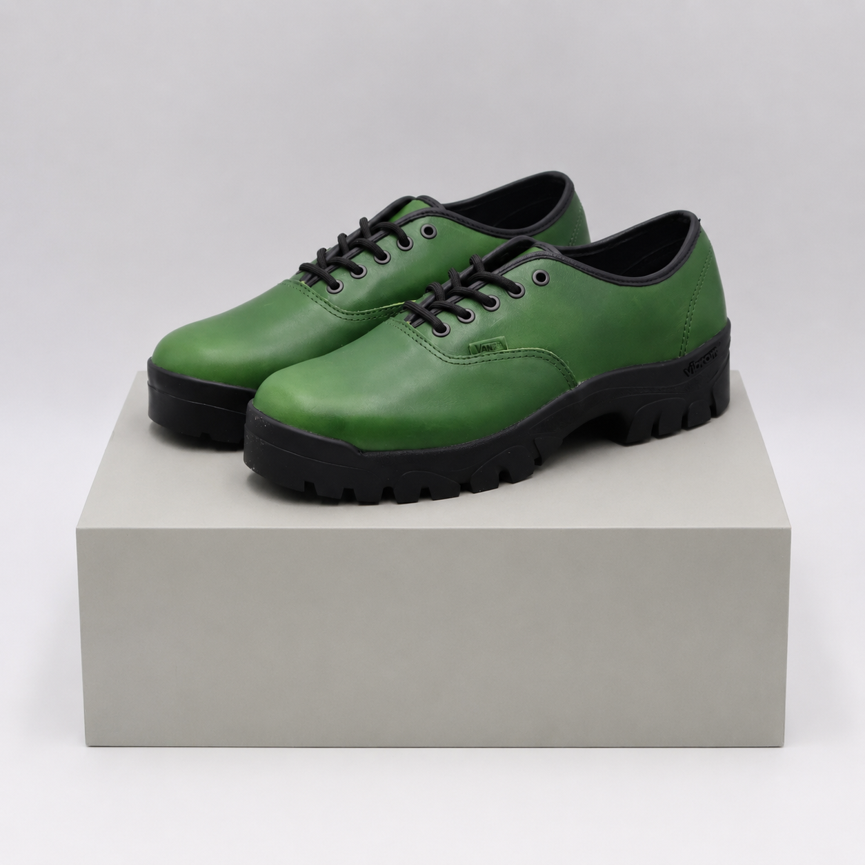 VN000EJDDRK Vans OTW AUTHENTIC OXFORD HORWEEN DARK GREEN (Men's)