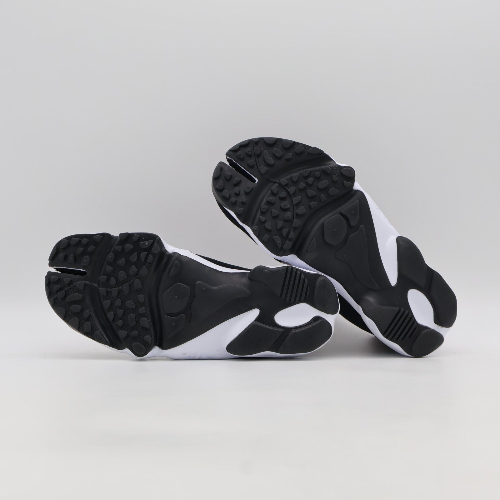 IW1244-010 Nike Air Rift "Black/College Grey" (Men's)