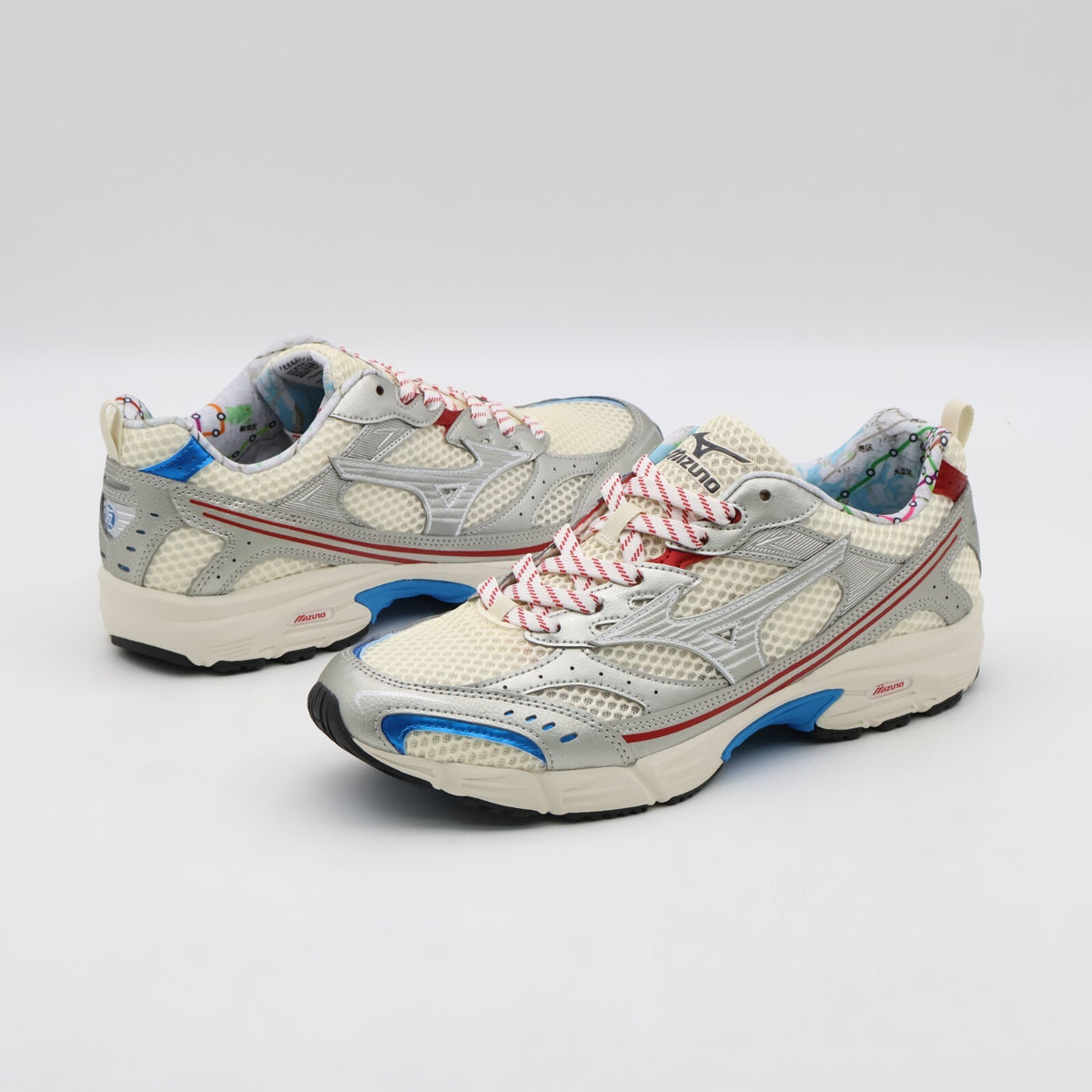 D1GA250801 Mizuno MXR Osaka Pack Off White Silver Red (Men's)