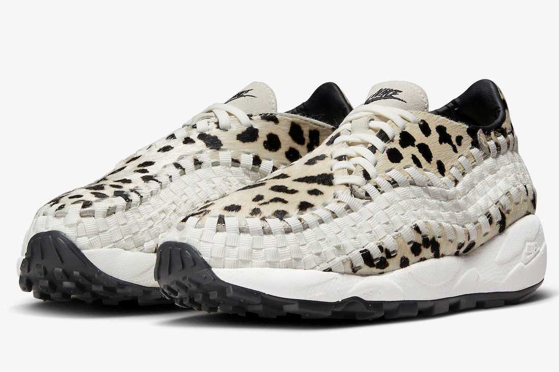 FB1959-102 Nike Air Footscape Woven Sail and Black (Women's)