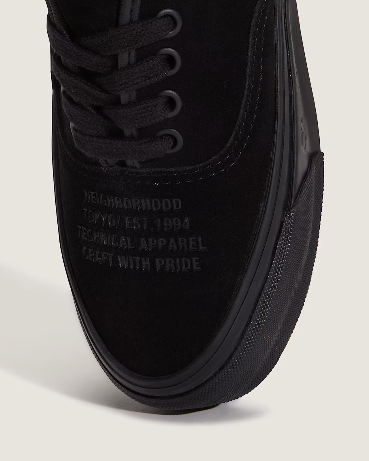 VN000XVJBLA NEIGHBORHOOD Ã OTW by Vans Authentic 44 "Black" (Men's)