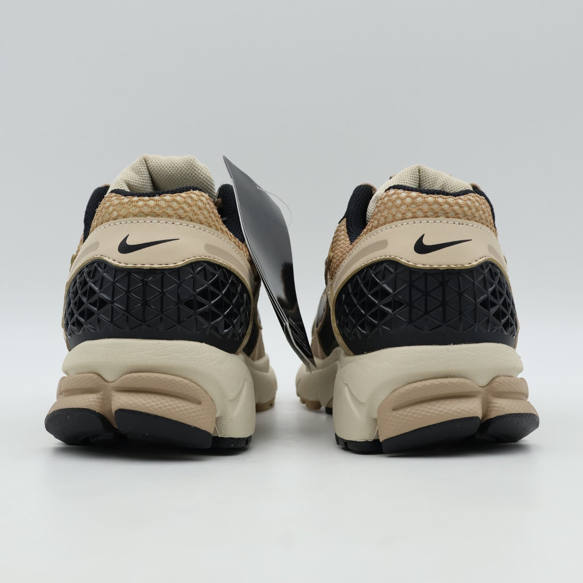 FJ2028-106 Nike  Zoom Vomero 5 Sanddrift (Women's)