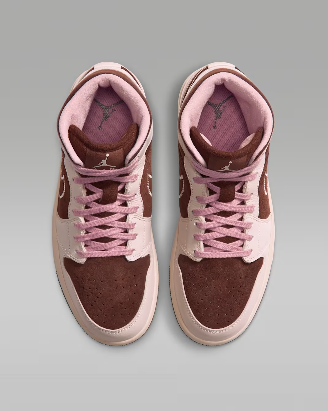 IQ7607-200 AIR JORDAN 1 MID SE (Women's)