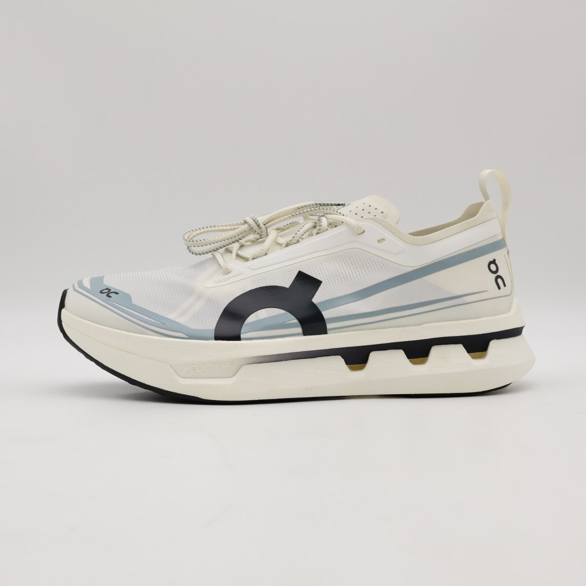 3ME30720813 Dover Street Market (DSM) Ã On Cloudboom Zone White (Men's)