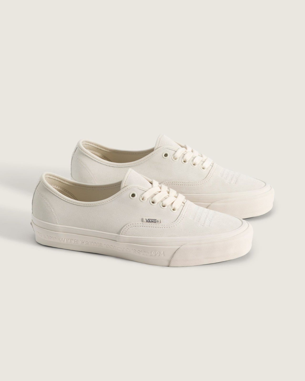 VN000XVJ7VJ NEIGHBORHOOD Ã OTW by Vans Authentic 44 "Natural" (Men's)