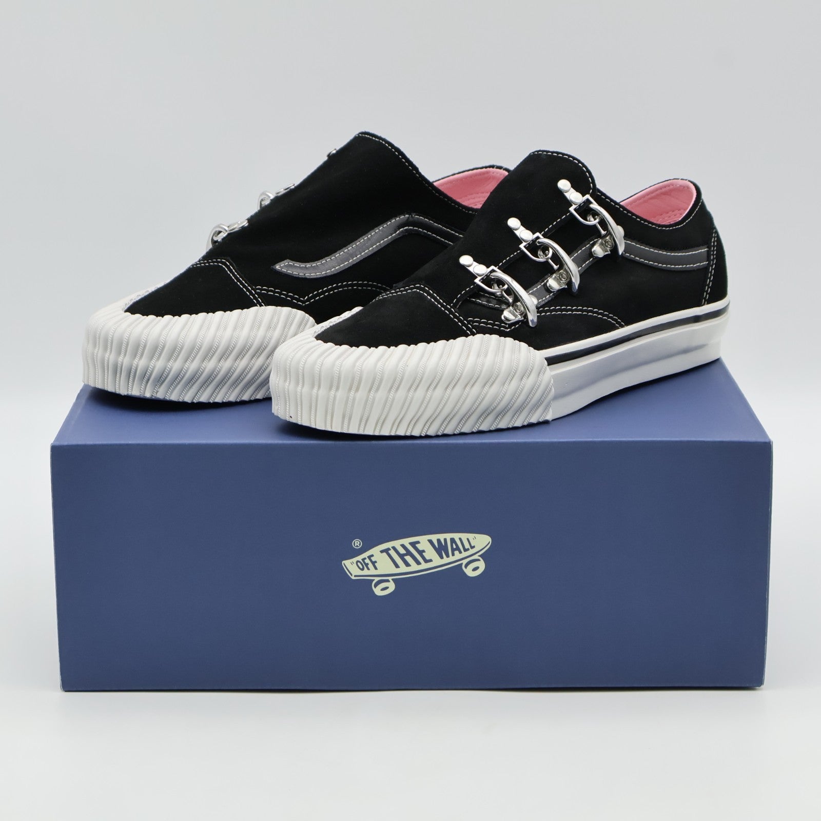VN000EGXBA2 Vans Premium Old Skool Wrap Black White Karina Rozunko (Men's)