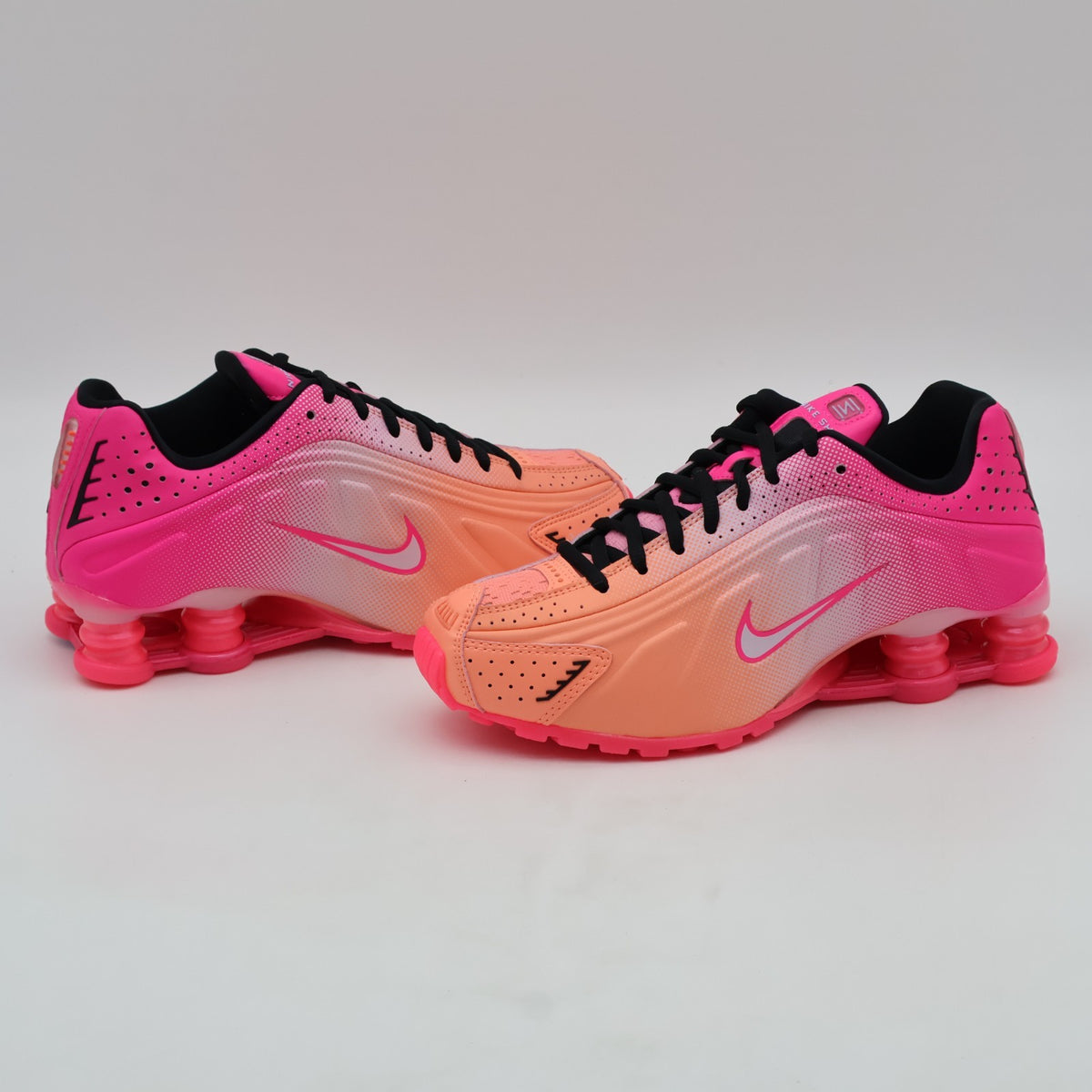 IH2343-600 Nike Shox R4 Hyper Pink Atomic Pink (Women's)