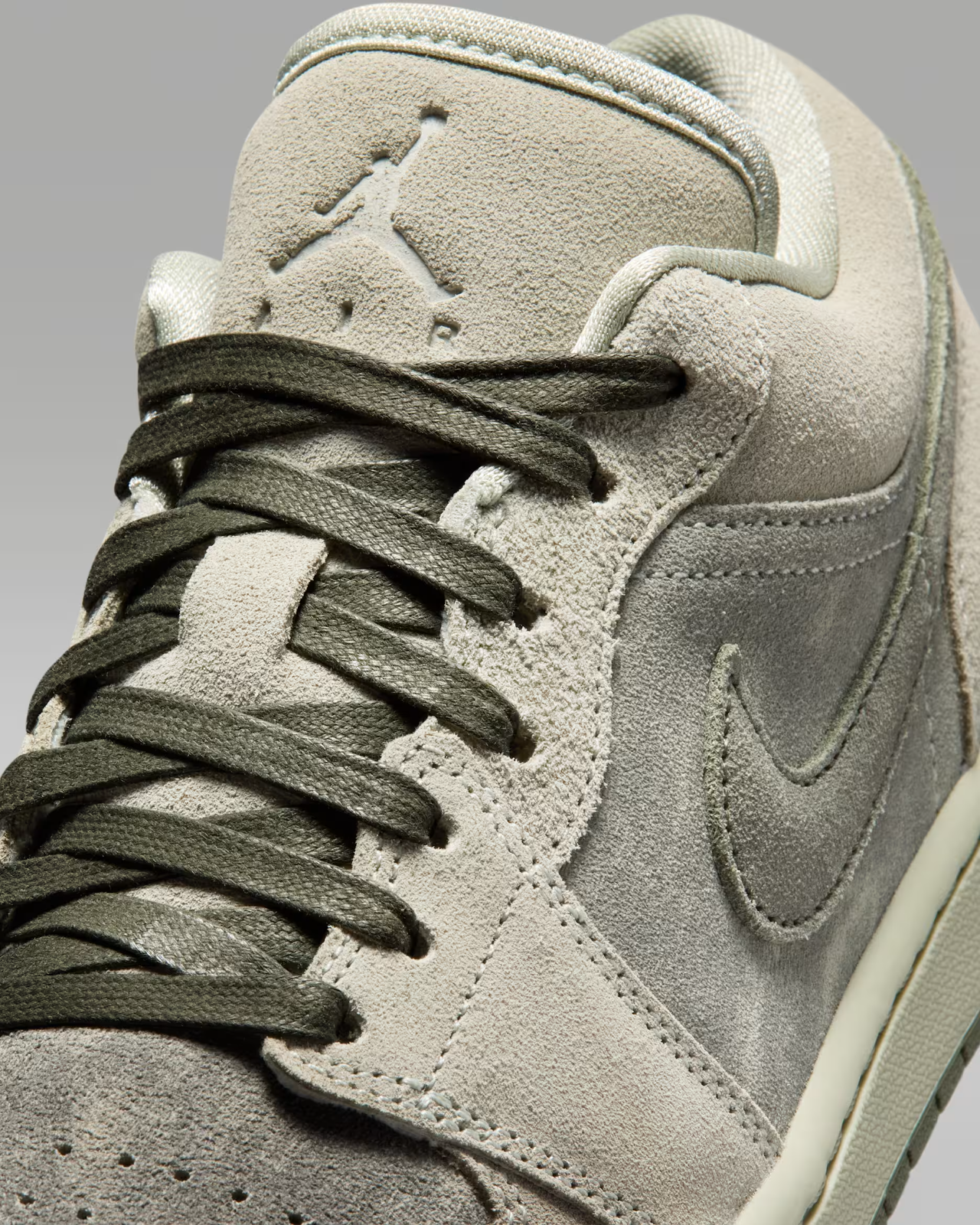 IR7327-304 Nike Air Jordan 1 Low SE "Spruce Fog/Jade Stone (Women's)