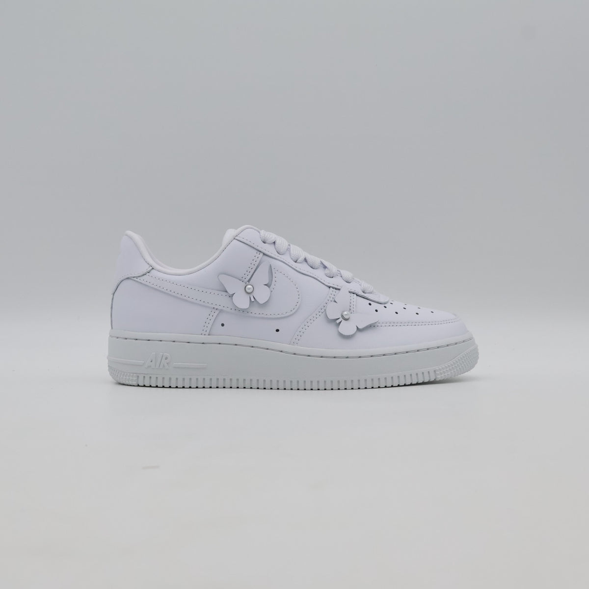 IH4480-100 Nike Women's Air Force 1 Low Butterfly (Women's)