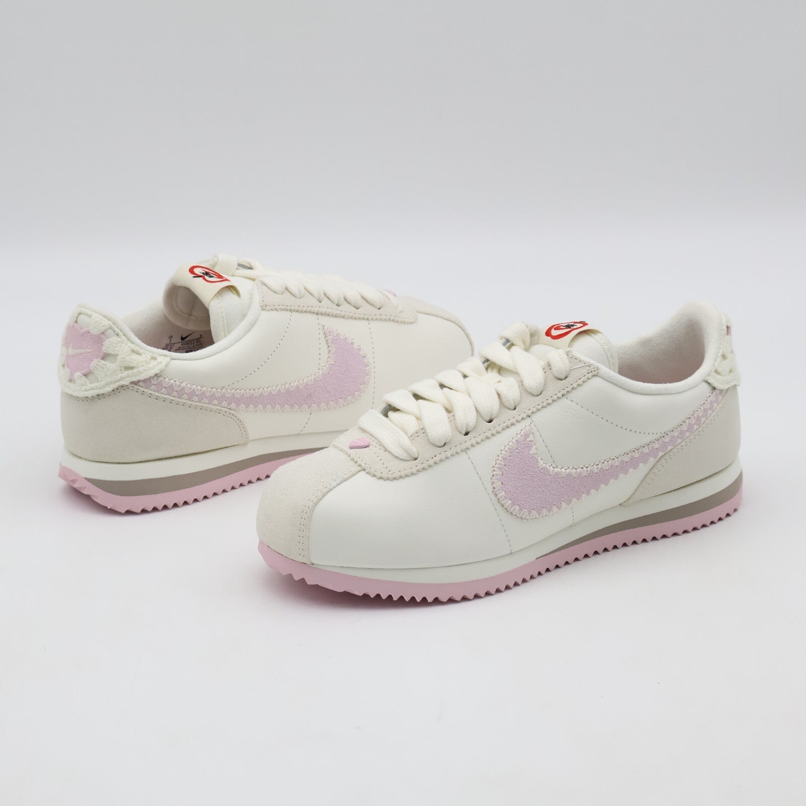 HV6012-161 Nike Women's Cortez Valentine's Day (Women's)