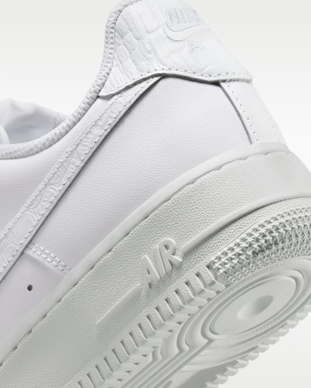 IO4837-100 Nike Air Force 1 Low Pebble Croc White (Women's)