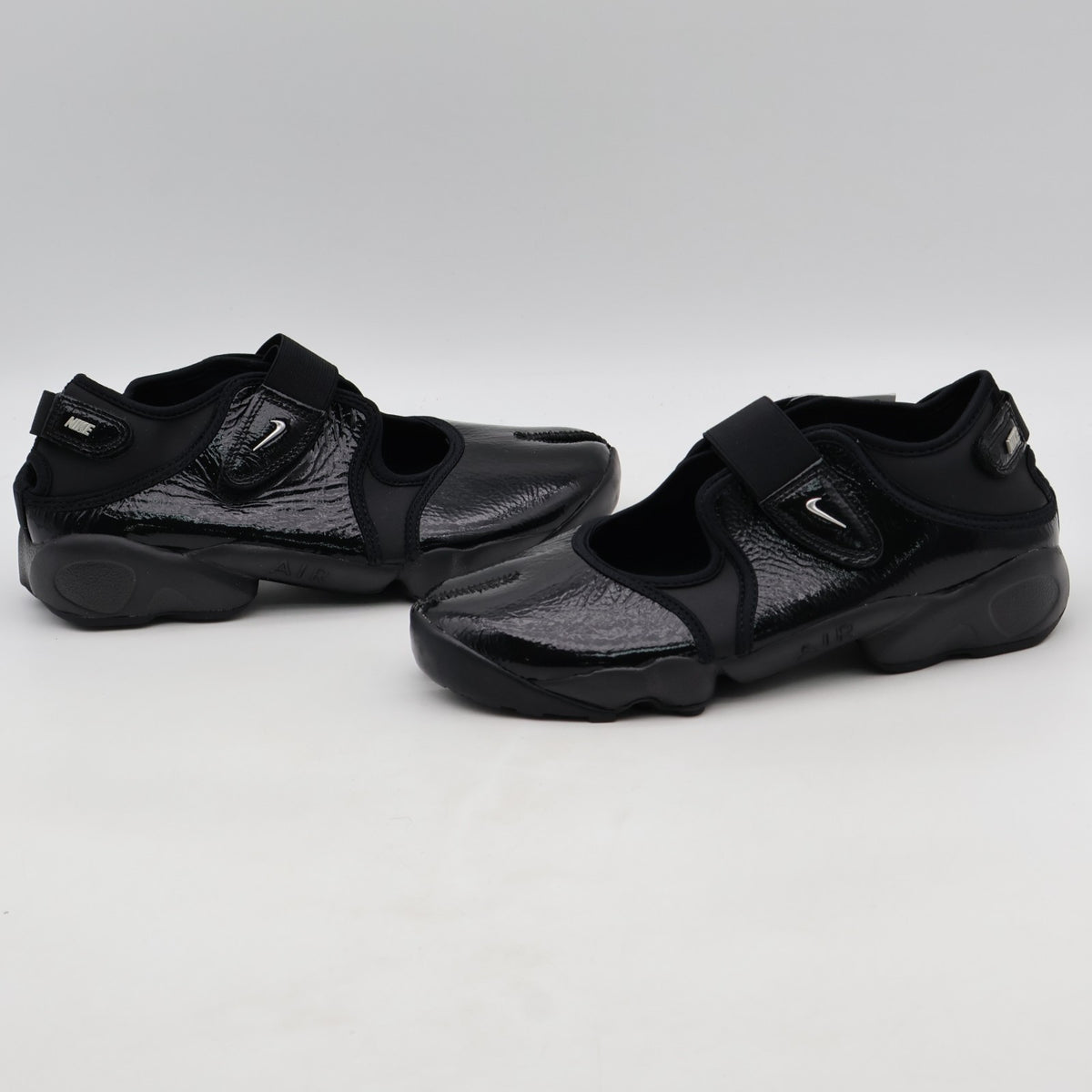 IB8954-001 Nike Air Rift Luxury Leather Black (Women's)